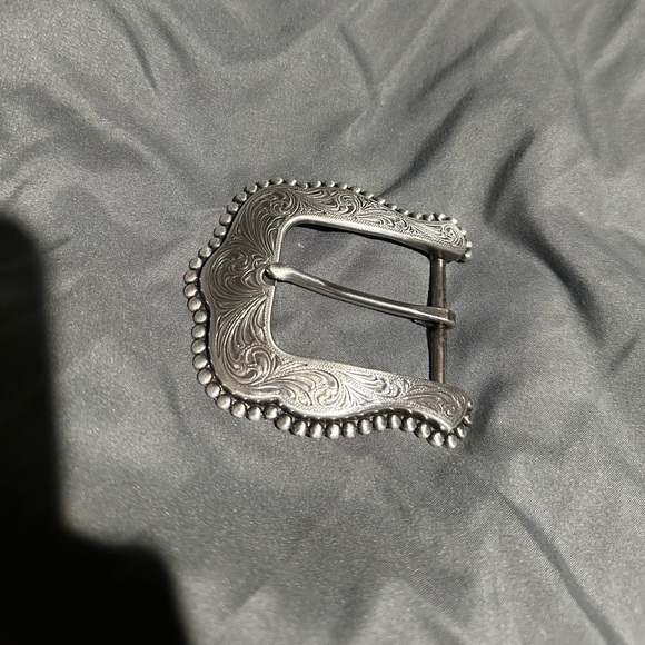 Buckle - Picture 6 of 6